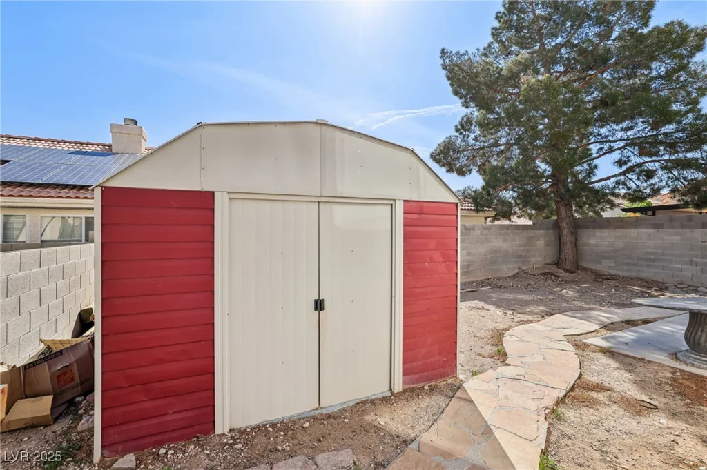 5636 Royal Castle, Las Vegas, NV 89130