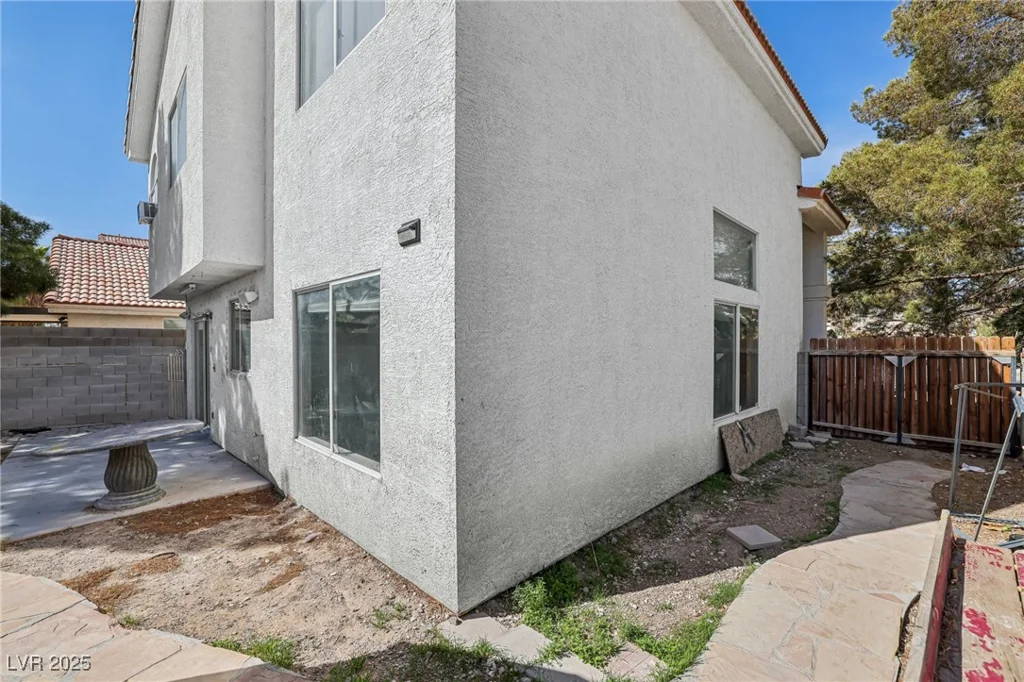 5636 Royal Castle, Las Vegas, NV 89130