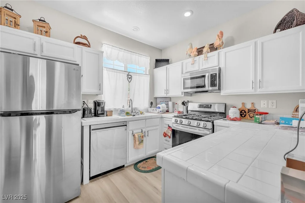 1011 Dancing Vines, Las Vegas, NV 89183