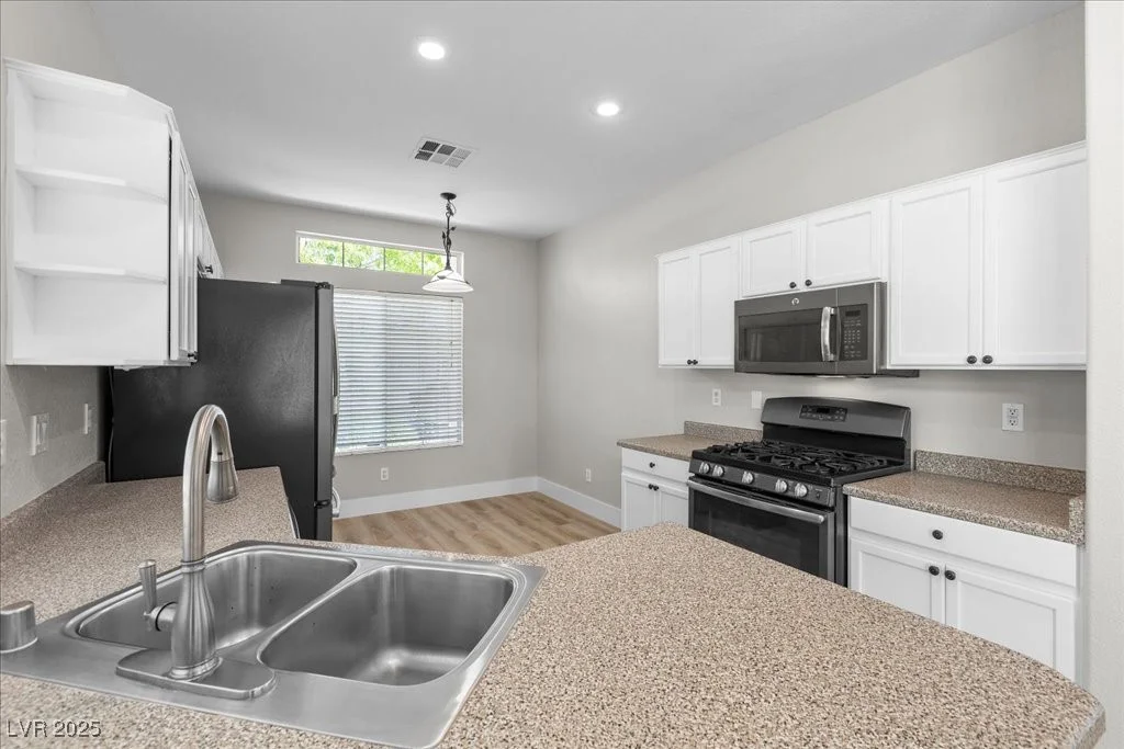 10613 Tiffanieville, Las Vegas, NV 89129