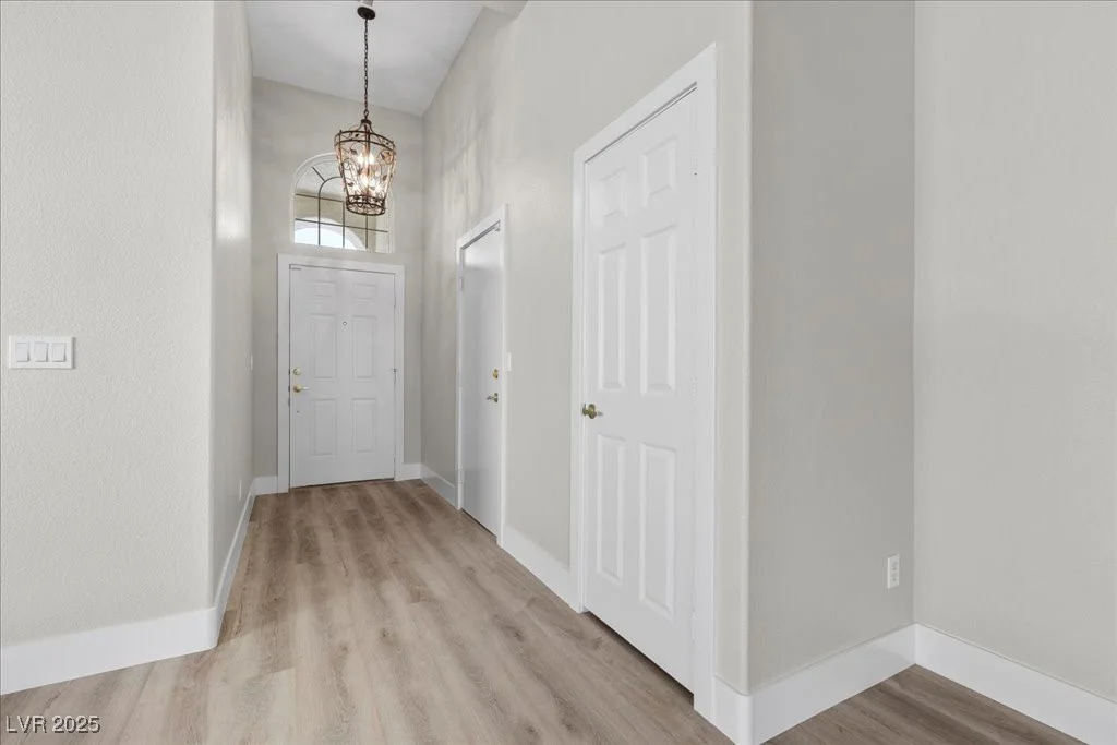 10613 Tiffanieville, Las Vegas, NV 89129