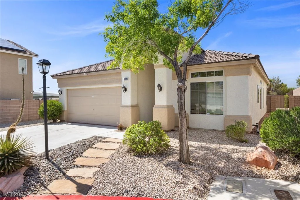 10613 Tiffanieville, Las Vegas, NV 89129