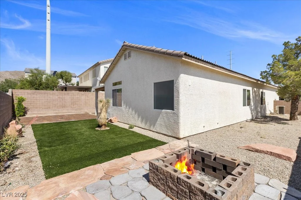 10613 Tiffanieville, Las Vegas, NV 89129