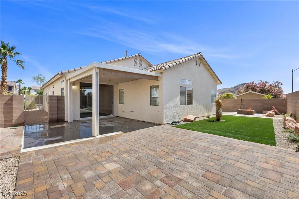 10613 Tiffanieville, Las Vegas, NV 89129