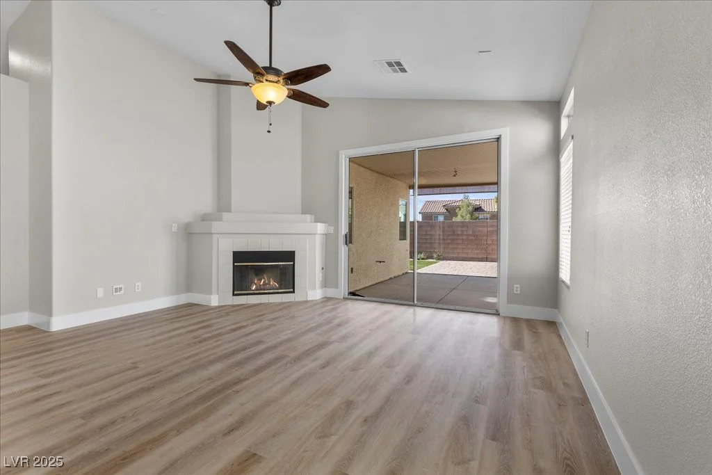 10613 Tiffanieville, Las Vegas, NV 89129