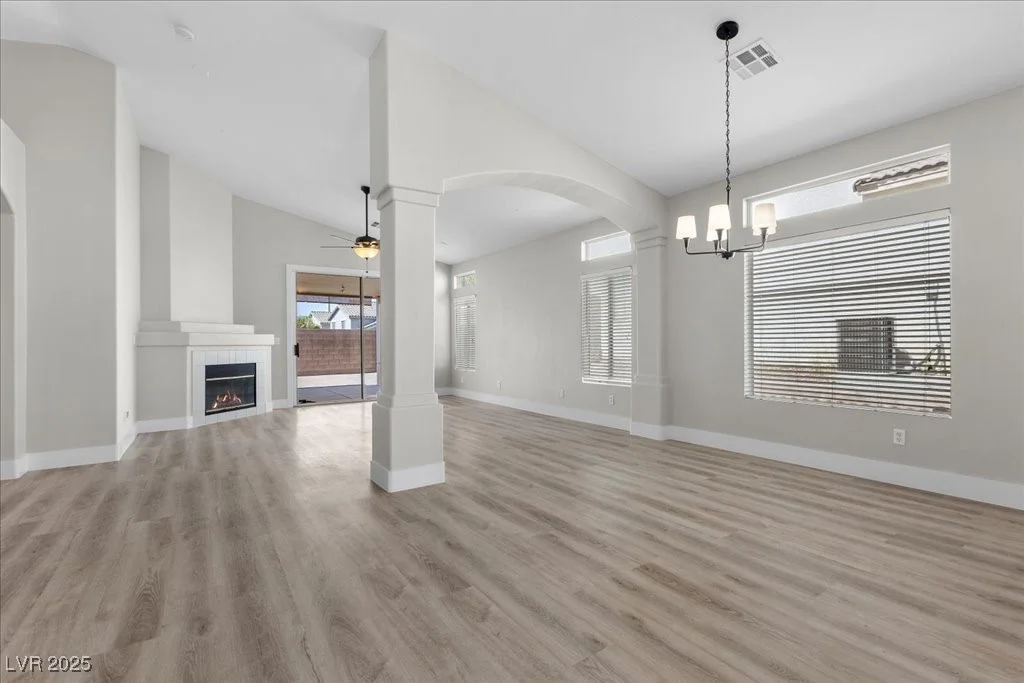 10613 Tiffanieville, Las Vegas, NV 89129