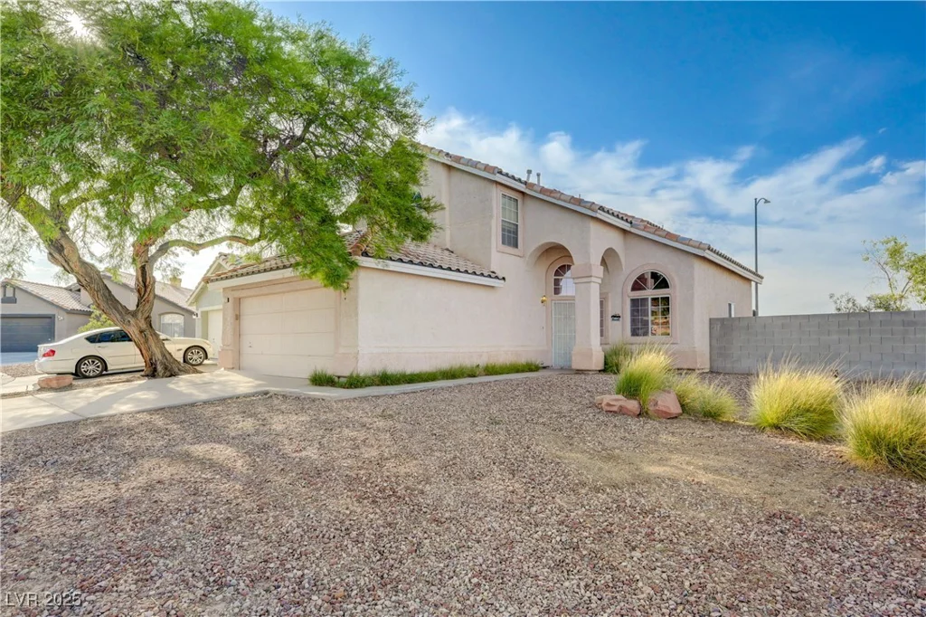 7528 Golden Yucca, Las Vegas, NV 89147