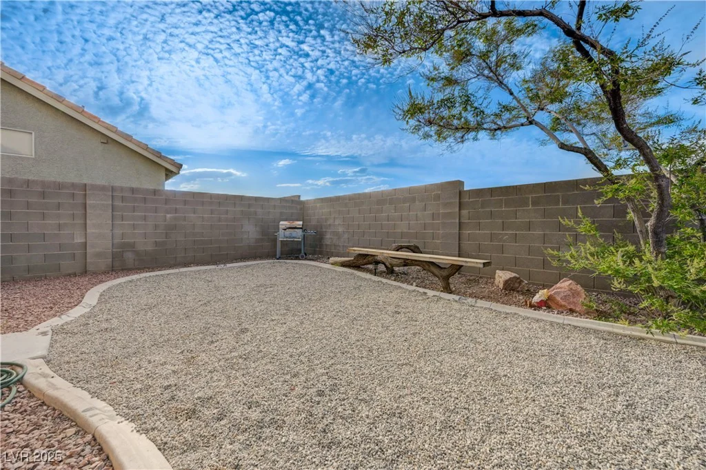7528 Golden Yucca, Las Vegas, NV 89147