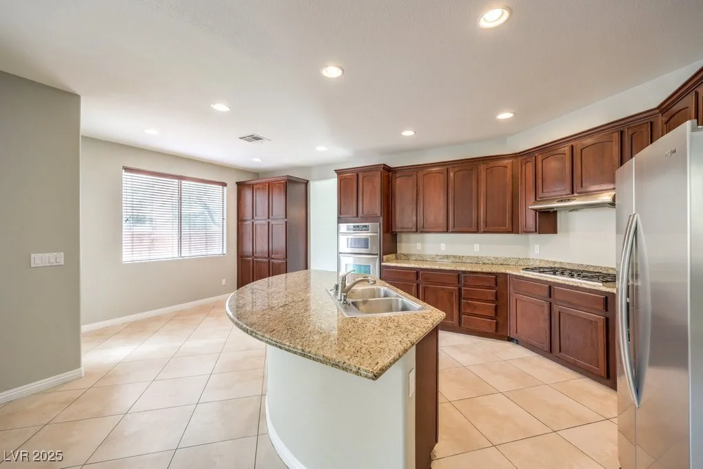 3725 Moonshine Falls, North Las Vegas, NV 89085