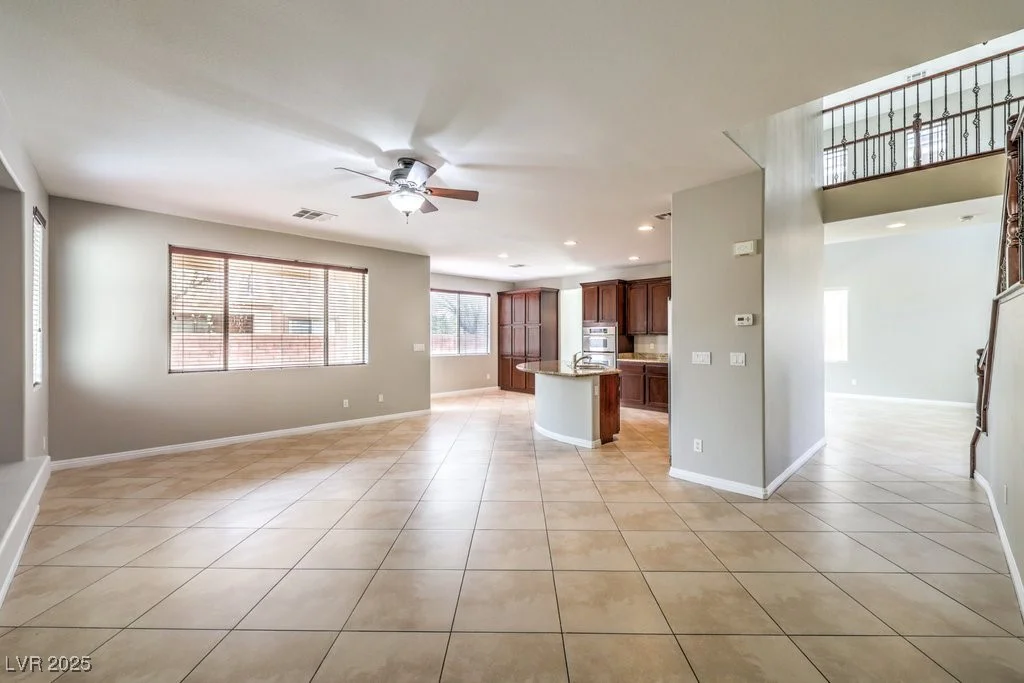 3725 Moonshine Falls, North Las Vegas, NV 89085