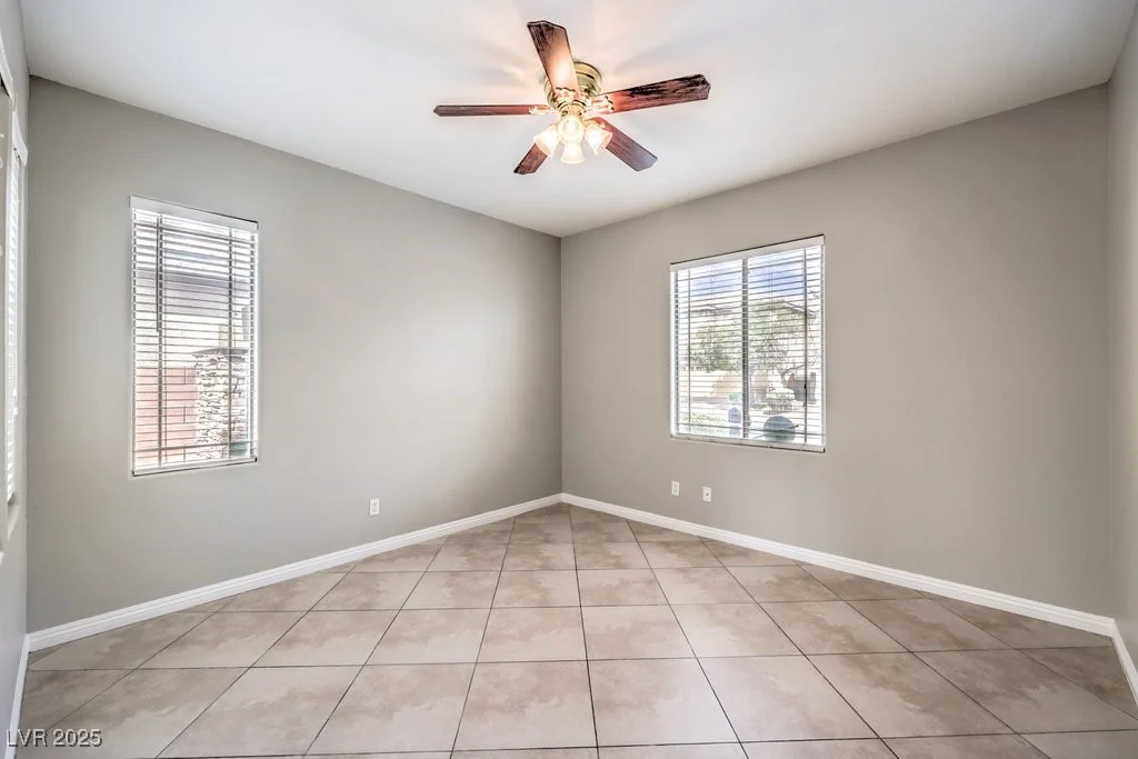 3725 Moonshine Falls, North Las Vegas, NV 89085