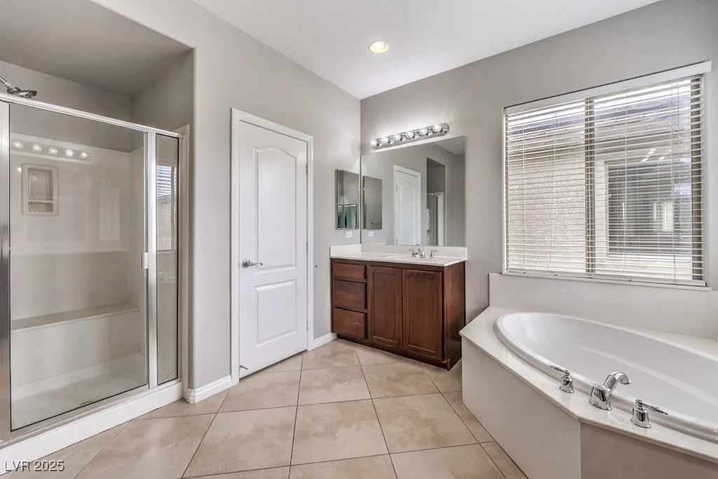 3725 Moonshine Falls, North Las Vegas, NV 89085