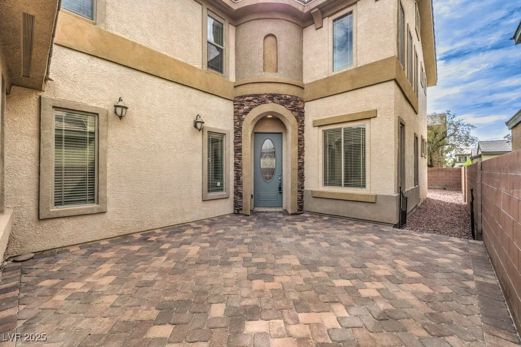 3725 Moonshine Falls, North Las Vegas, NV 89085