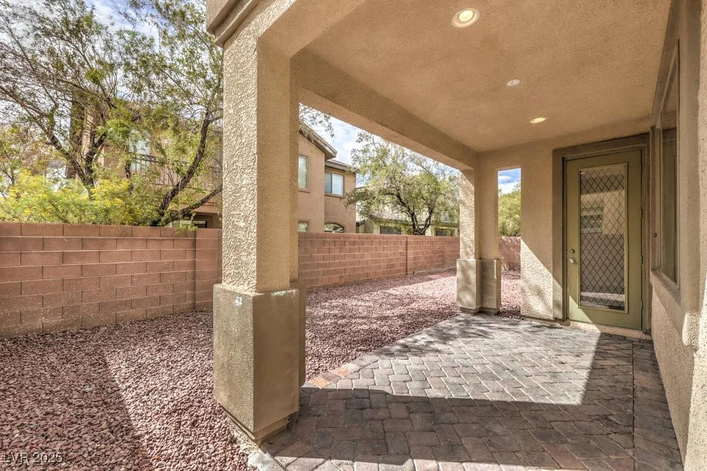 3725 Moonshine Falls, North Las Vegas, NV 89085
