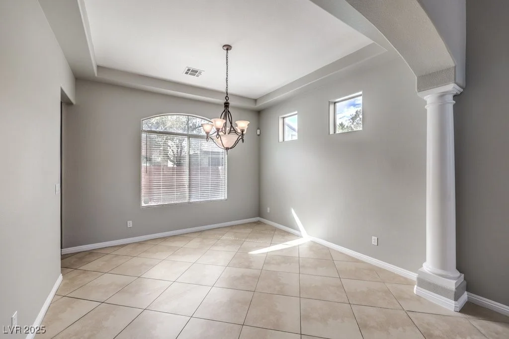3725 Moonshine Falls, North Las Vegas, NV 89085