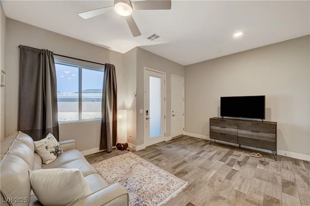 7736 Tioga Ridge, Las Vegas, NV 89117