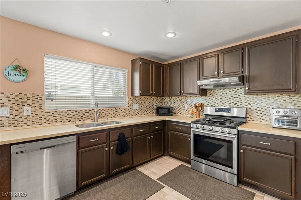 10253 Martinsburg, Las Vegas, NV 89183