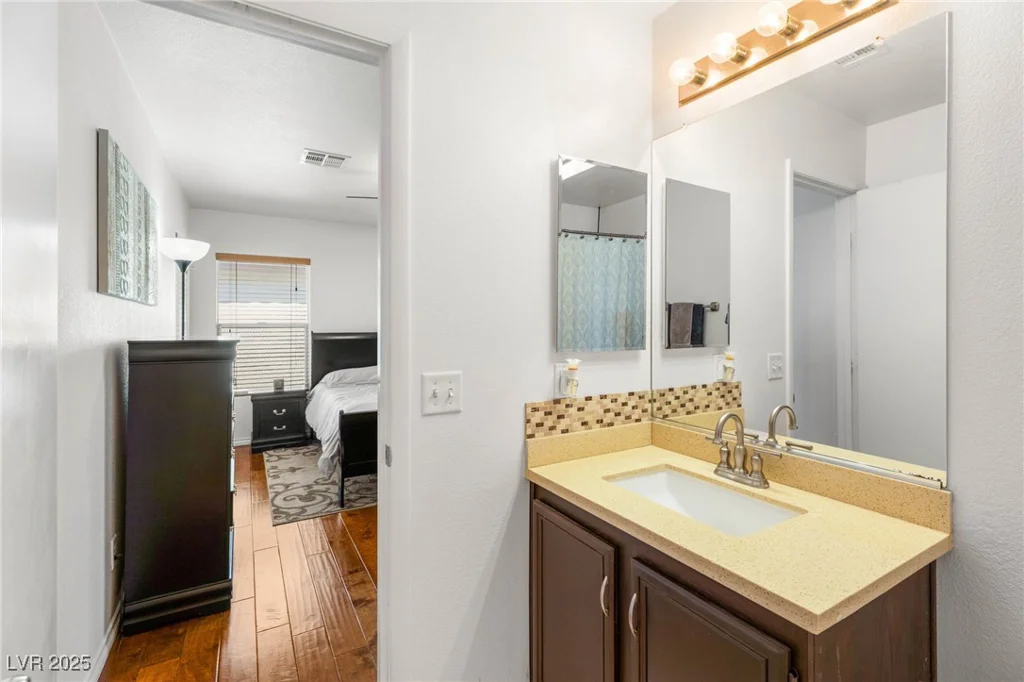 10253 Martinsburg, Las Vegas, NV 89183