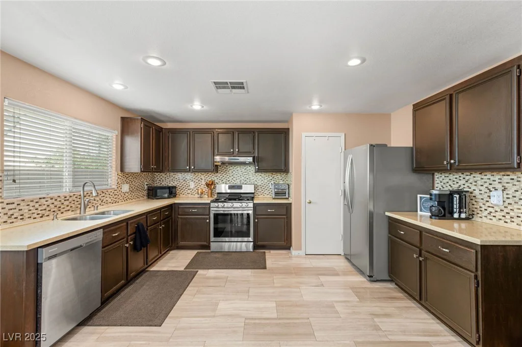 10253 Martinsburg, Las Vegas, NV 89183