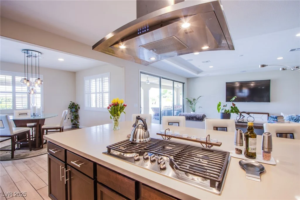 8298 Agate, Las Vegas, NV 89113