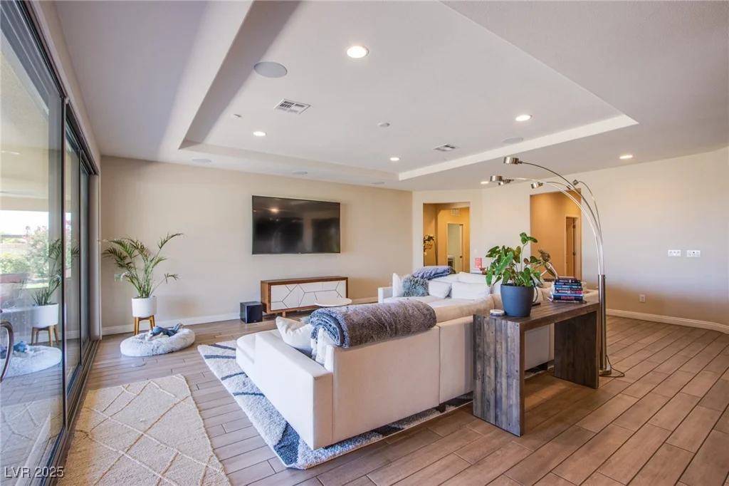 8298 Agate, Las Vegas, NV 89113