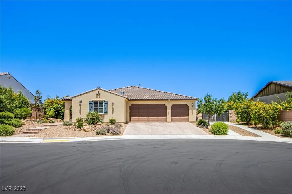 8298 Agate, Las Vegas, NV 89113