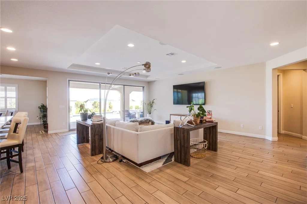 8298 Agate, Las Vegas, NV 89113
