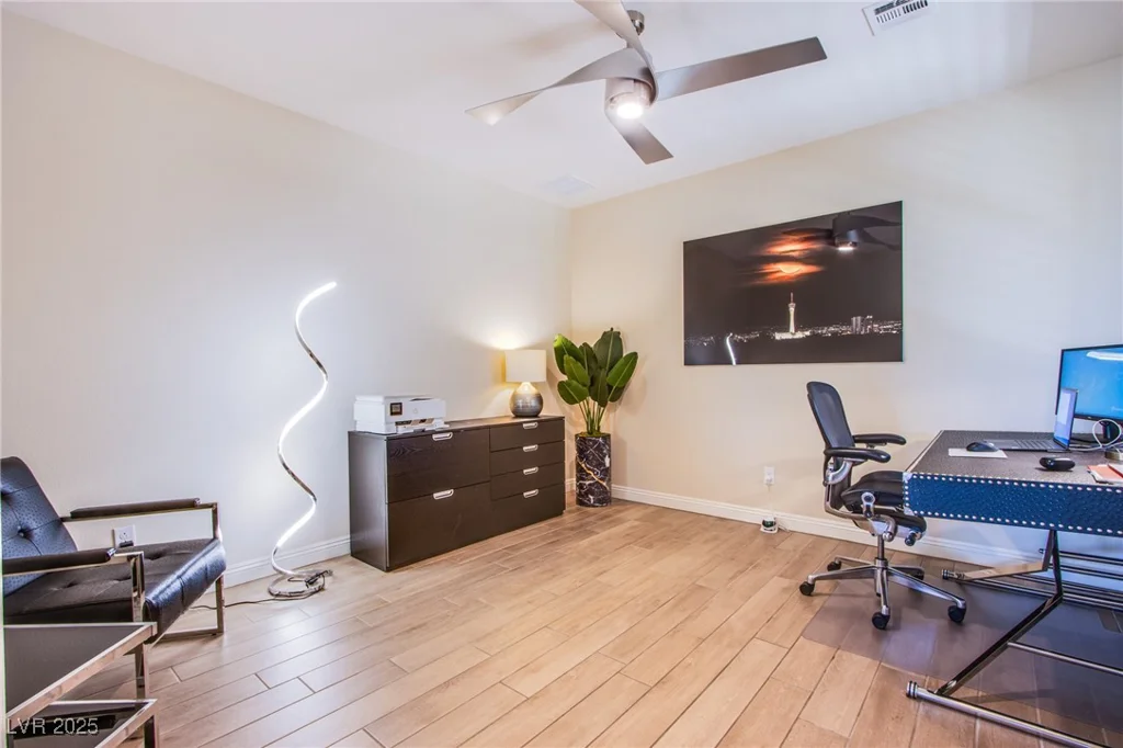 8298 Agate, Las Vegas, NV 89113