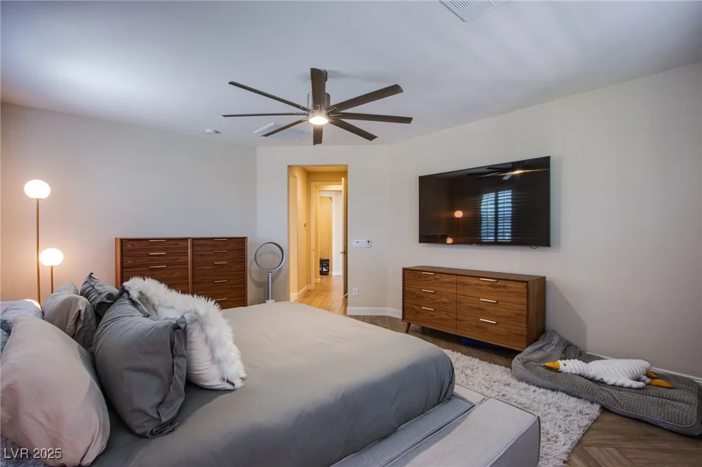 8298 Agate, Las Vegas, NV 89113