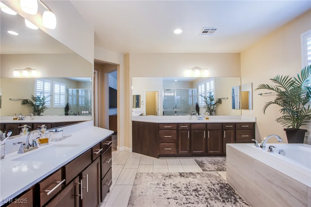 8298 Agate, Las Vegas, NV 89113