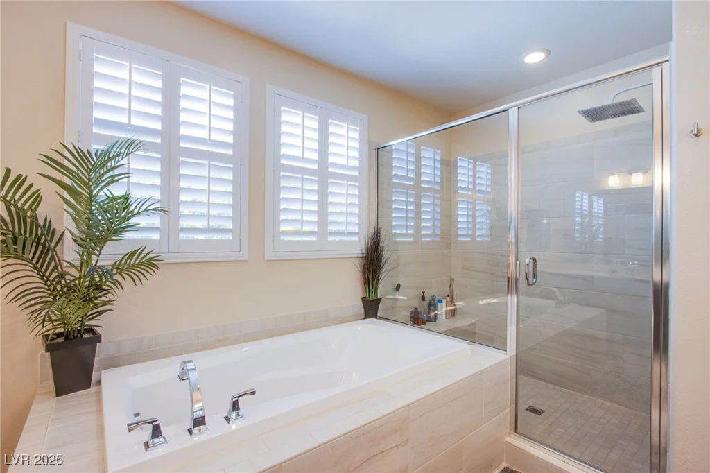 8298 Agate, Las Vegas, NV 89113