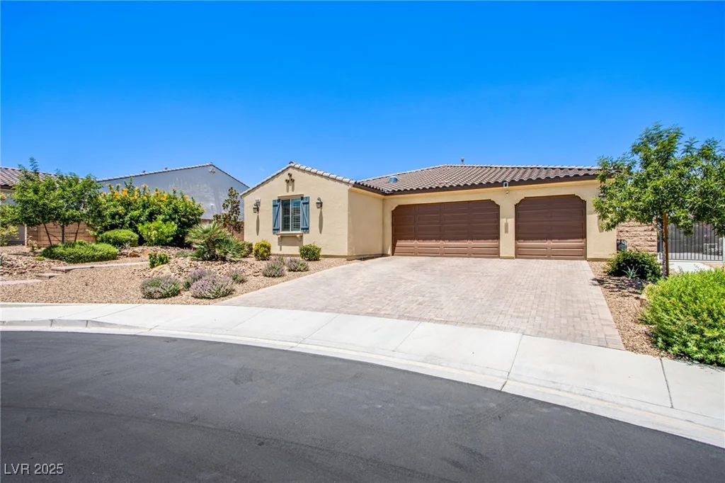 8298 Agate, Las Vegas, NV 89113