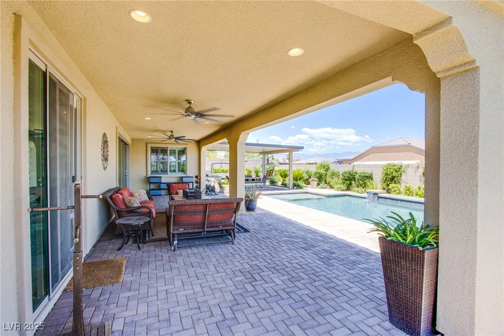 8298 Agate, Las Vegas, NV 89113