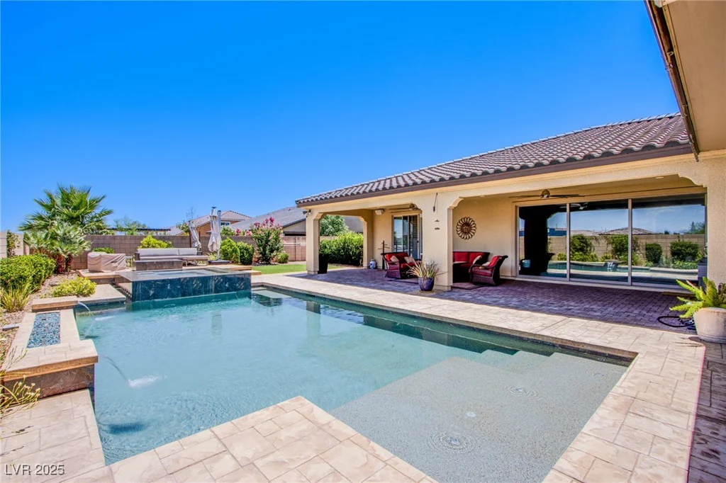 8298 Agate, Las Vegas, NV 89113