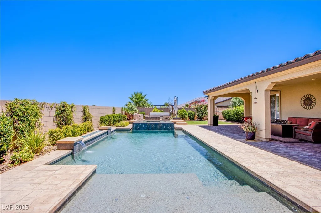 8298 Agate, Las Vegas, NV 89113