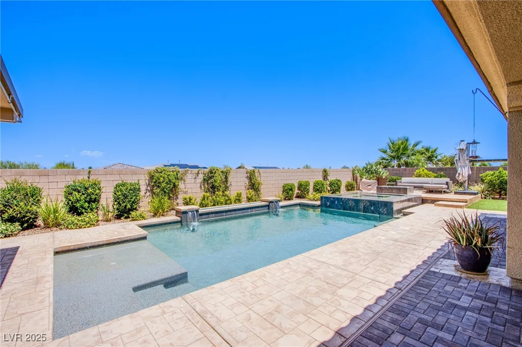 8298 Agate, Las Vegas, NV 89113