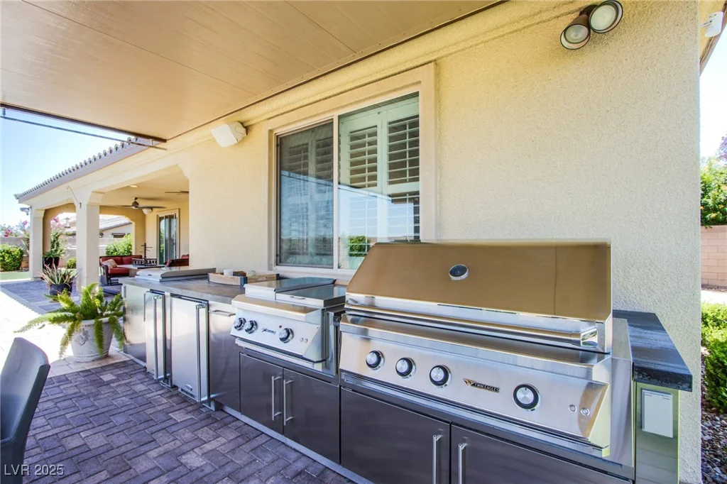 8298 Agate, Las Vegas, NV 89113