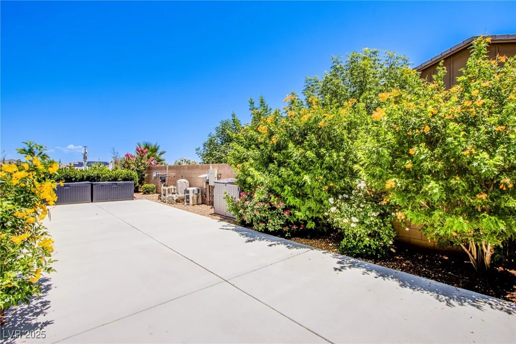 8298 Agate, Las Vegas, NV 89113