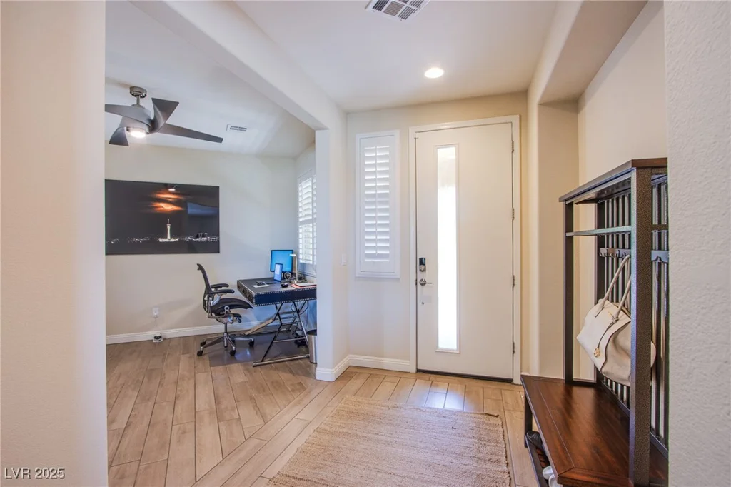 8298 Agate, Las Vegas, NV 89113