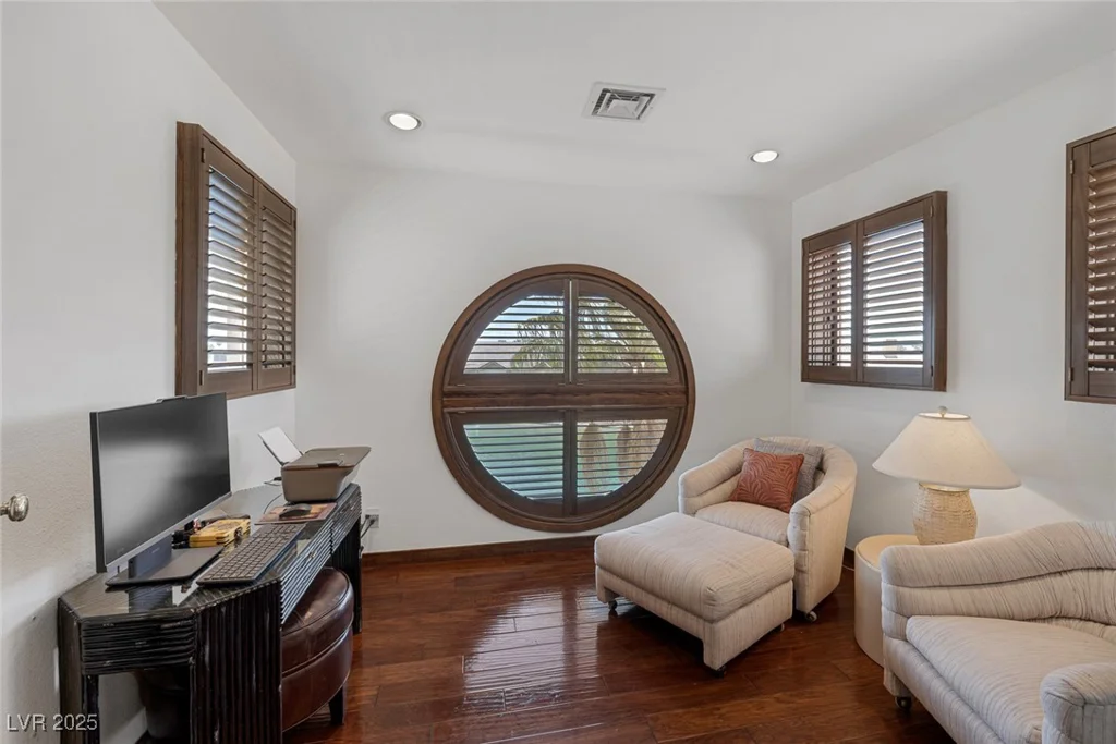 2925 Coast Line, Las Vegas, NV 89117