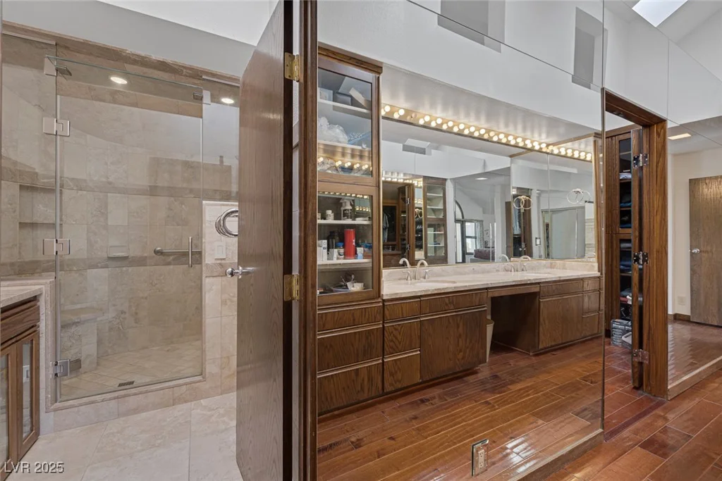 2925 Coast Line, Las Vegas, NV 89117
