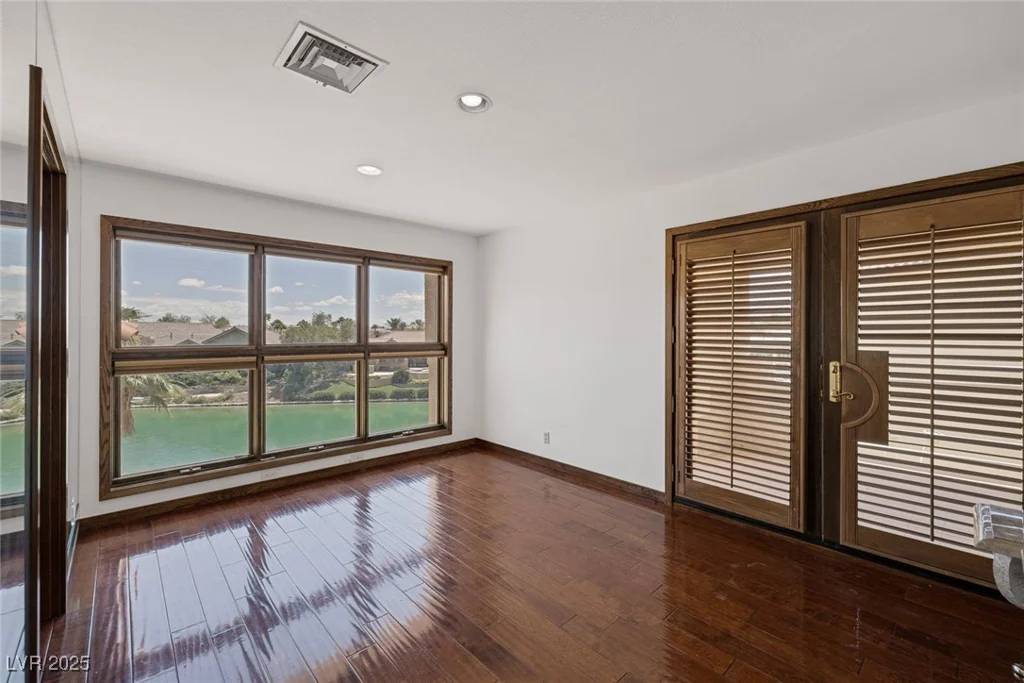 2925 Coast Line, Las Vegas, NV 89117