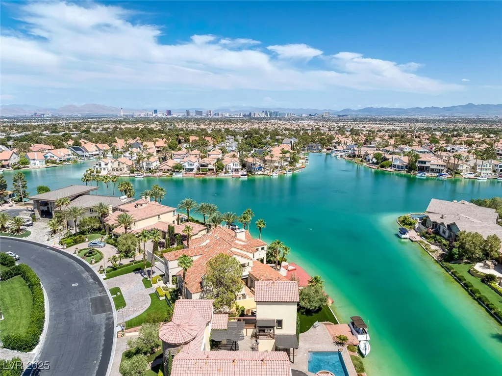 2925 Coast Line, Las Vegas, NV 89117