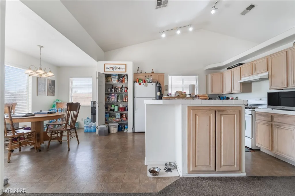 521 Landra, Henderson, NV 89015