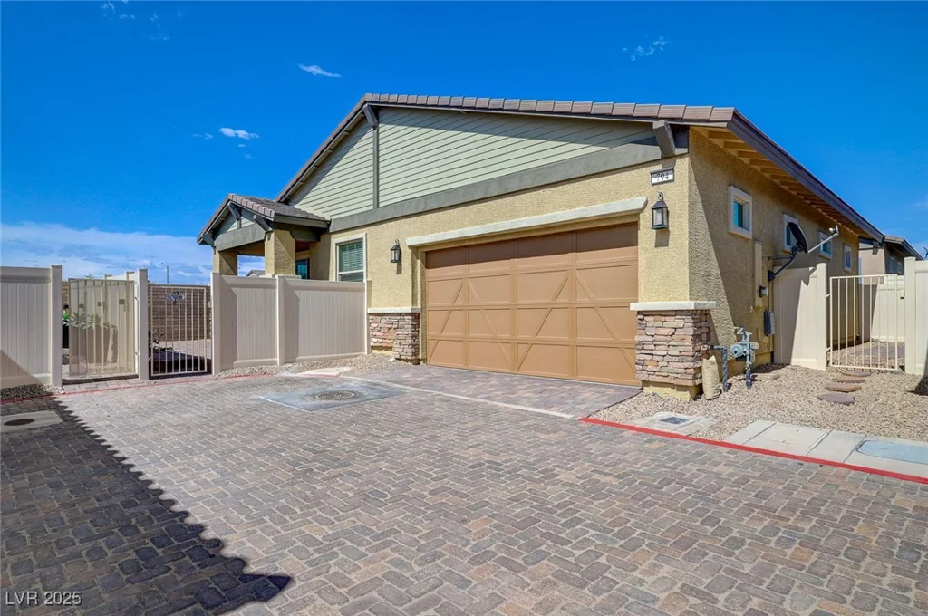 794 Sunny Sagebrush, Henderson, NV 89011