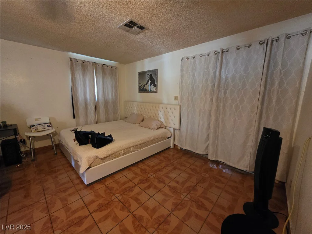 7108 Moon, Las Vegas, NV 89145