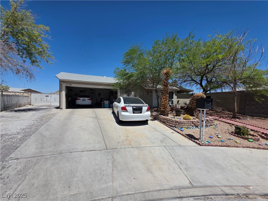 7108 Moon, Las Vegas, NV 89145
