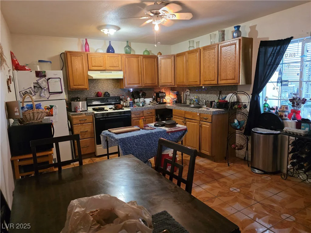 7108 Moon, Las Vegas, NV 89145