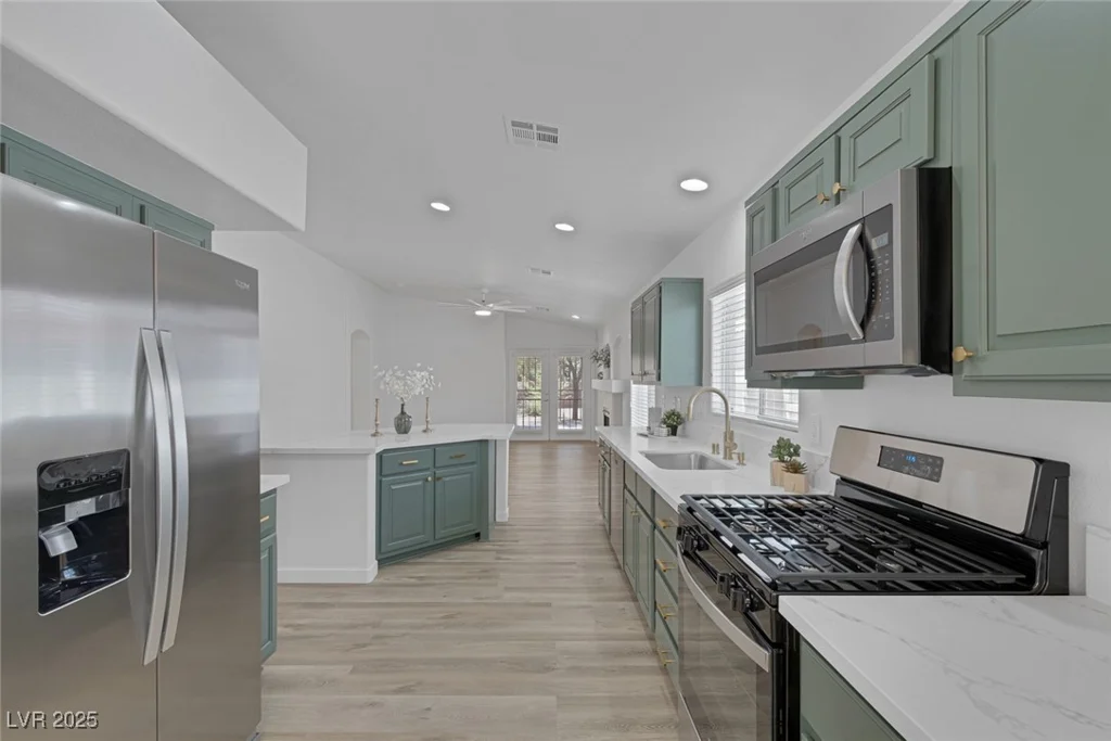 4369 Meadowlark Wing, North Las Vegas, NV 89084