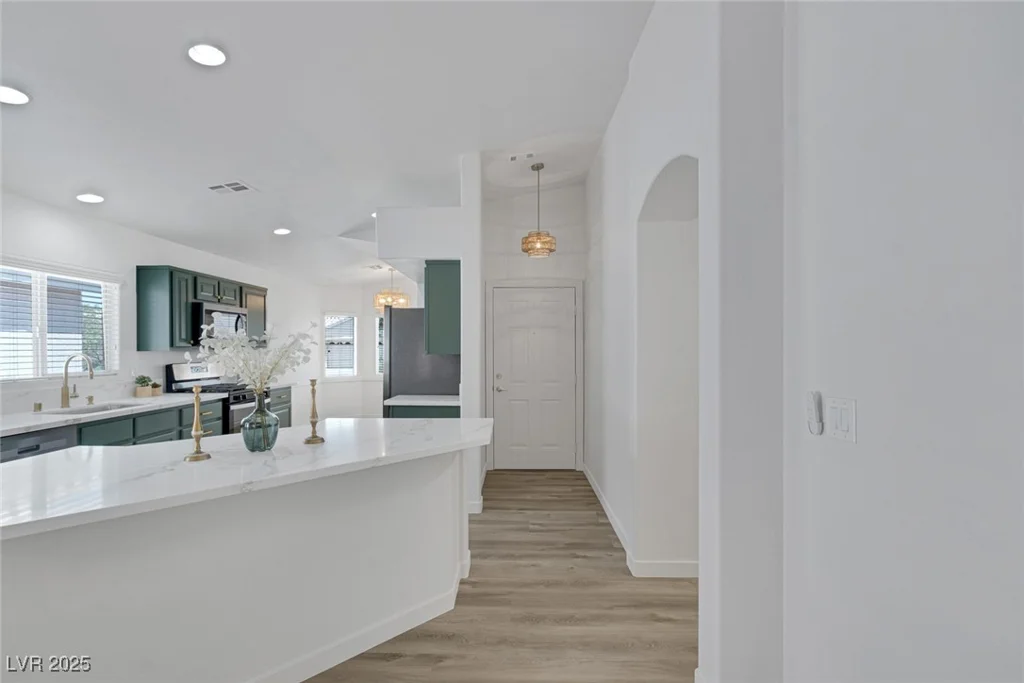 4369 Meadowlark Wing, North Las Vegas, NV 89084